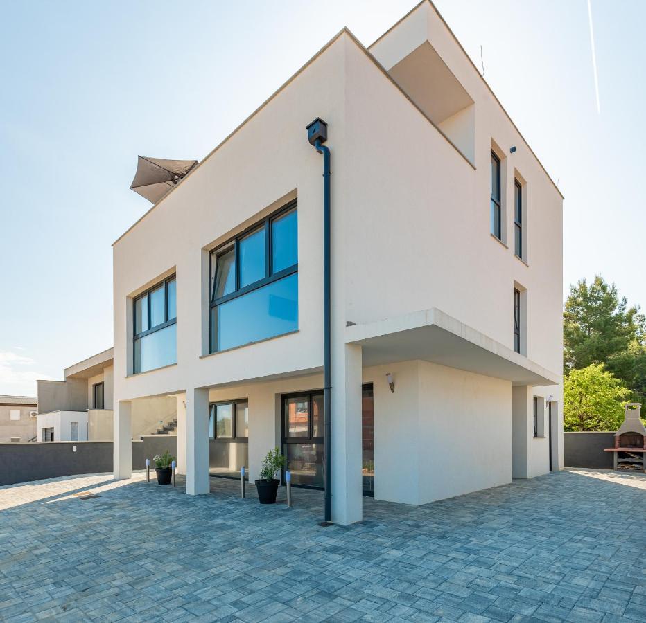 Appartements Vir Luaran gambar