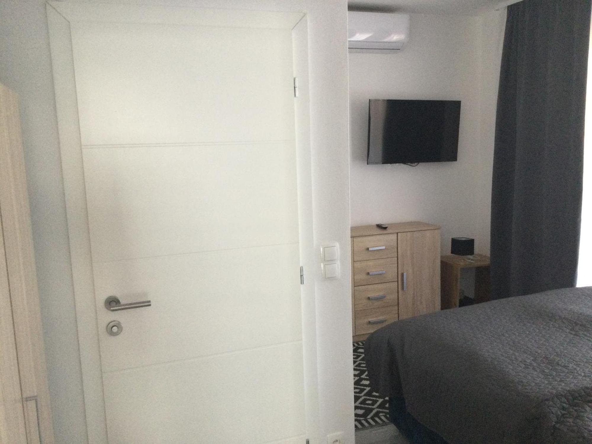 Appartements Vir Luaran gambar